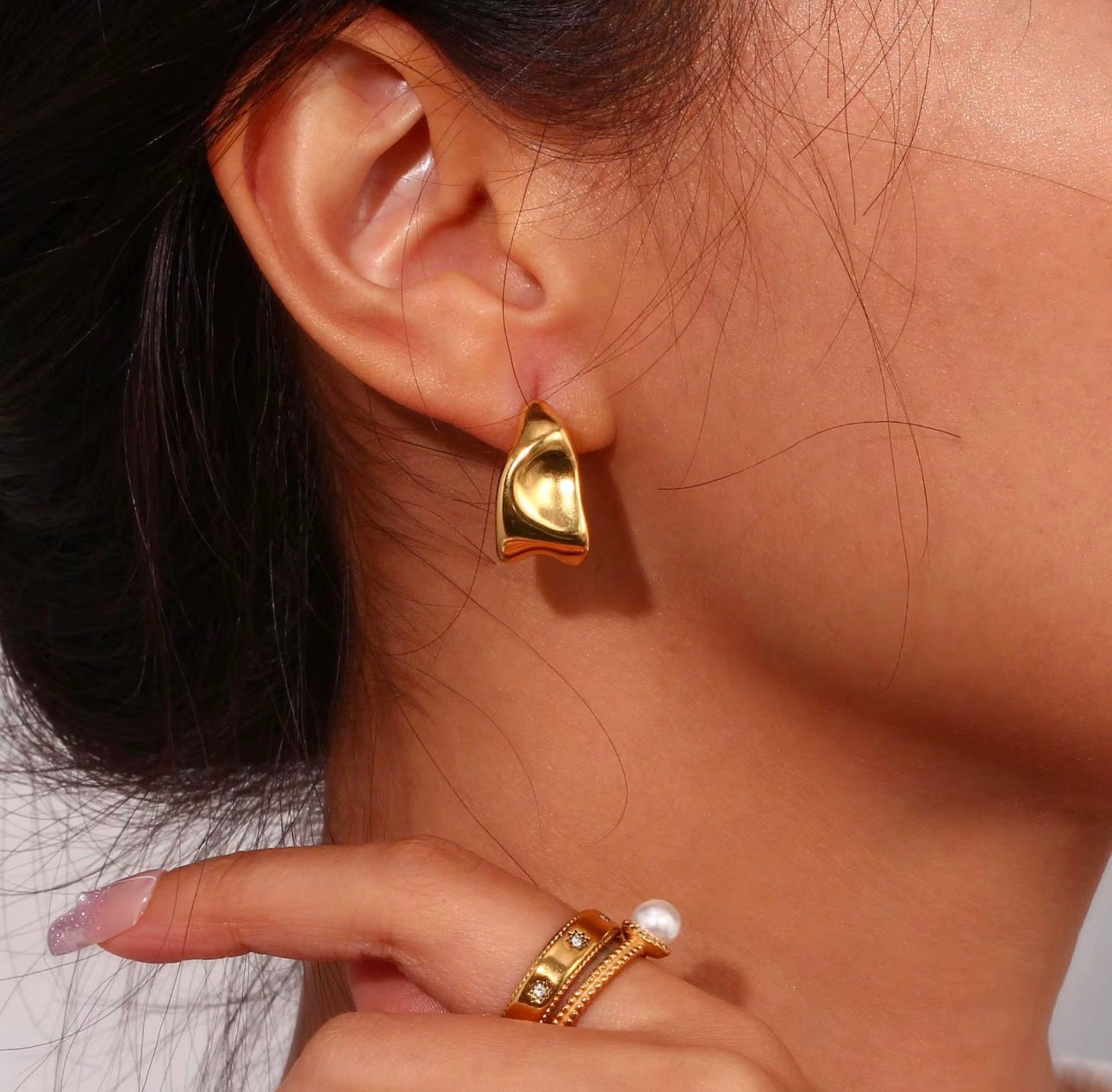 Amore Earrings