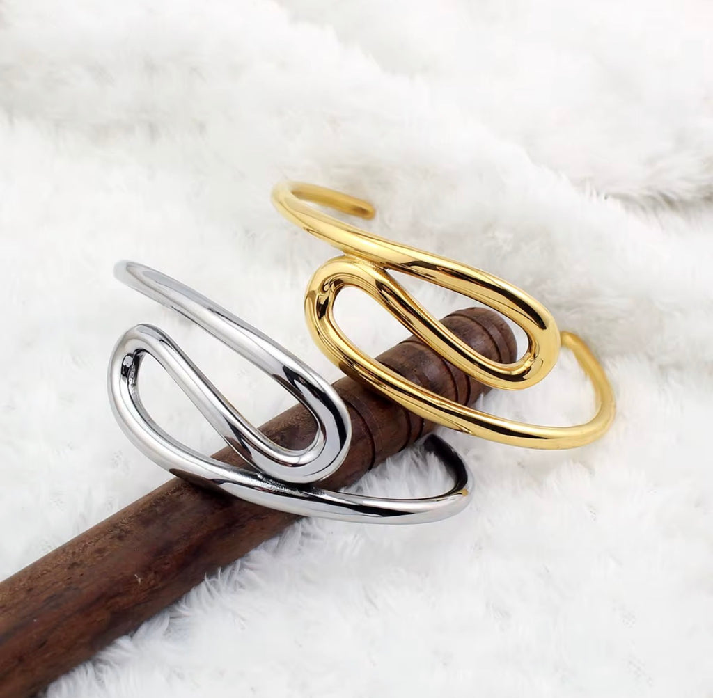 Cleo Gold Bangle