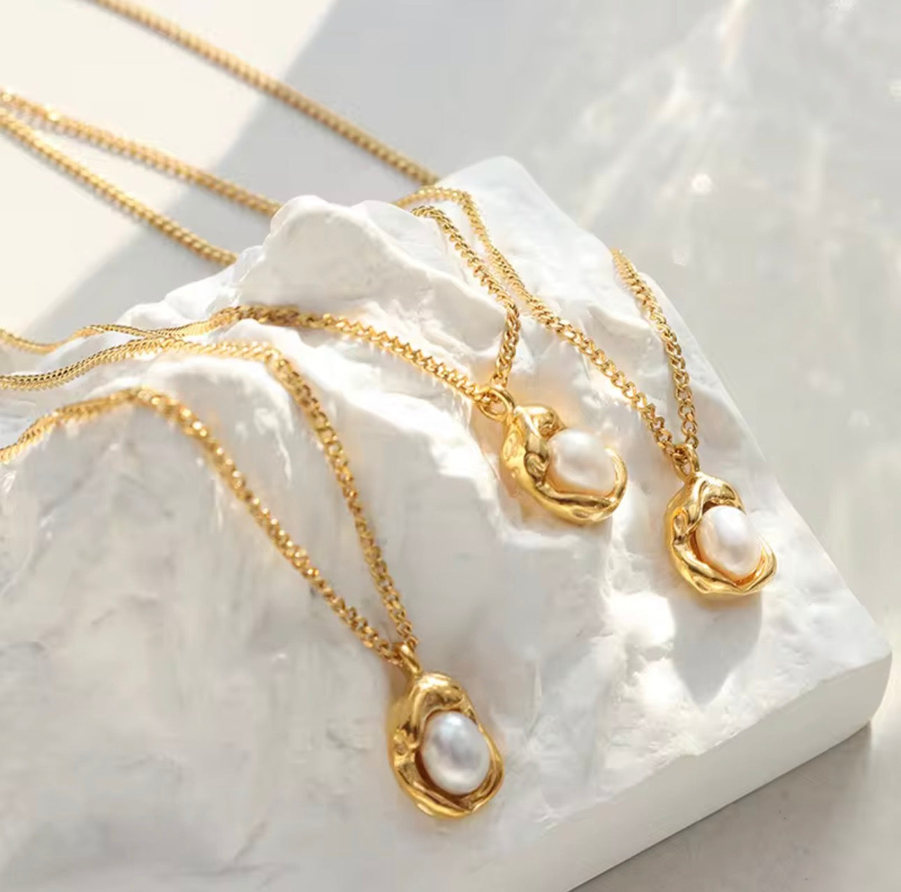 Isla Gold Necklace